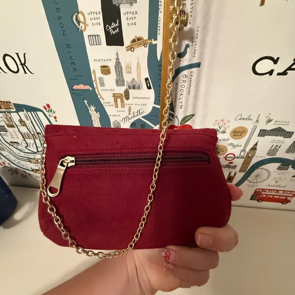Elegant Red Suede Clutch with Crystal Accents‎